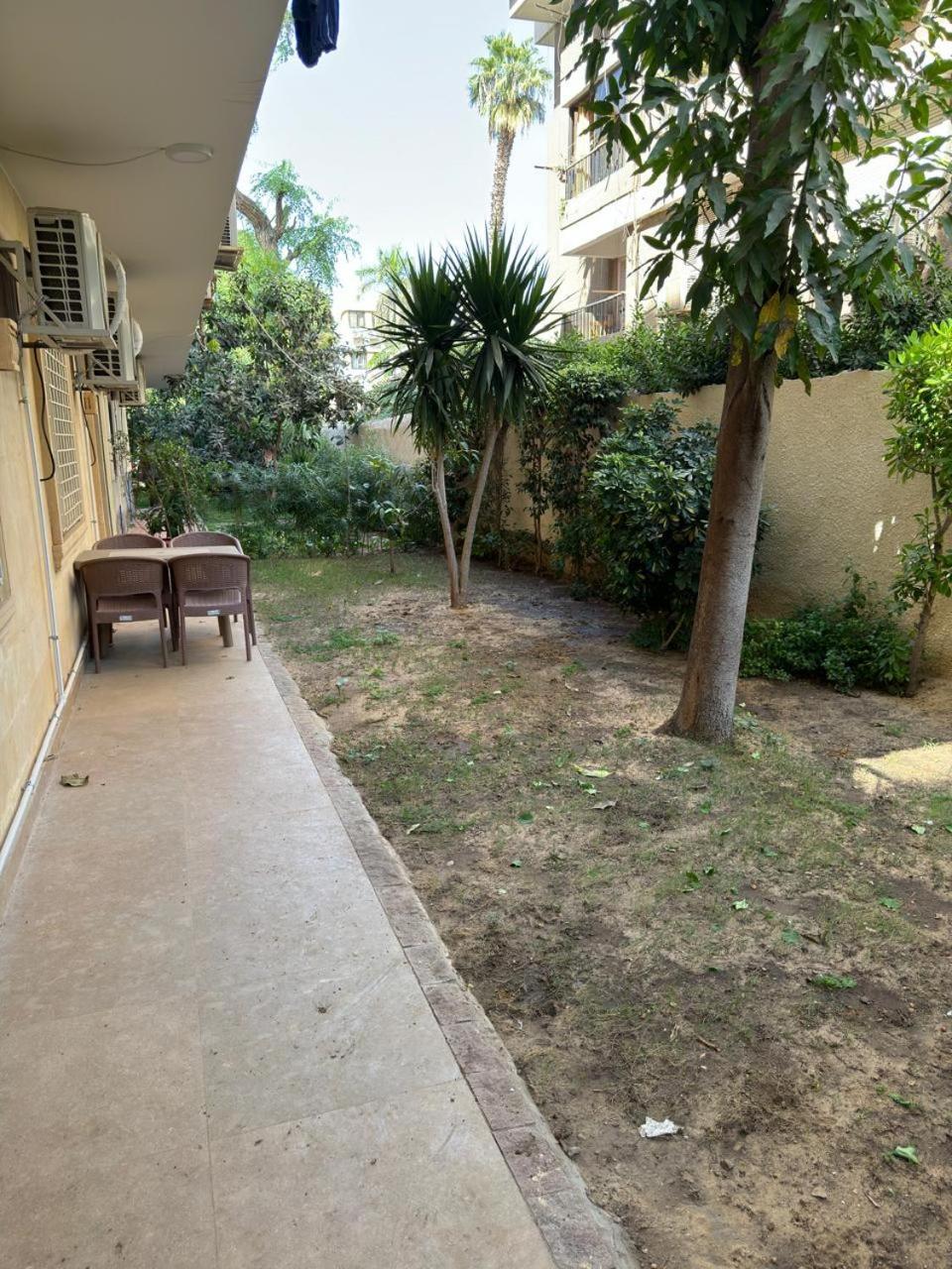 Warm In The Heart Of Maadi * Cairo